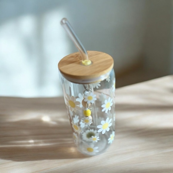 Daisy 16 oz Glass jar with Bamboo lid and glass straw - Matching Daisy Keychain. - Picture 3 of 5